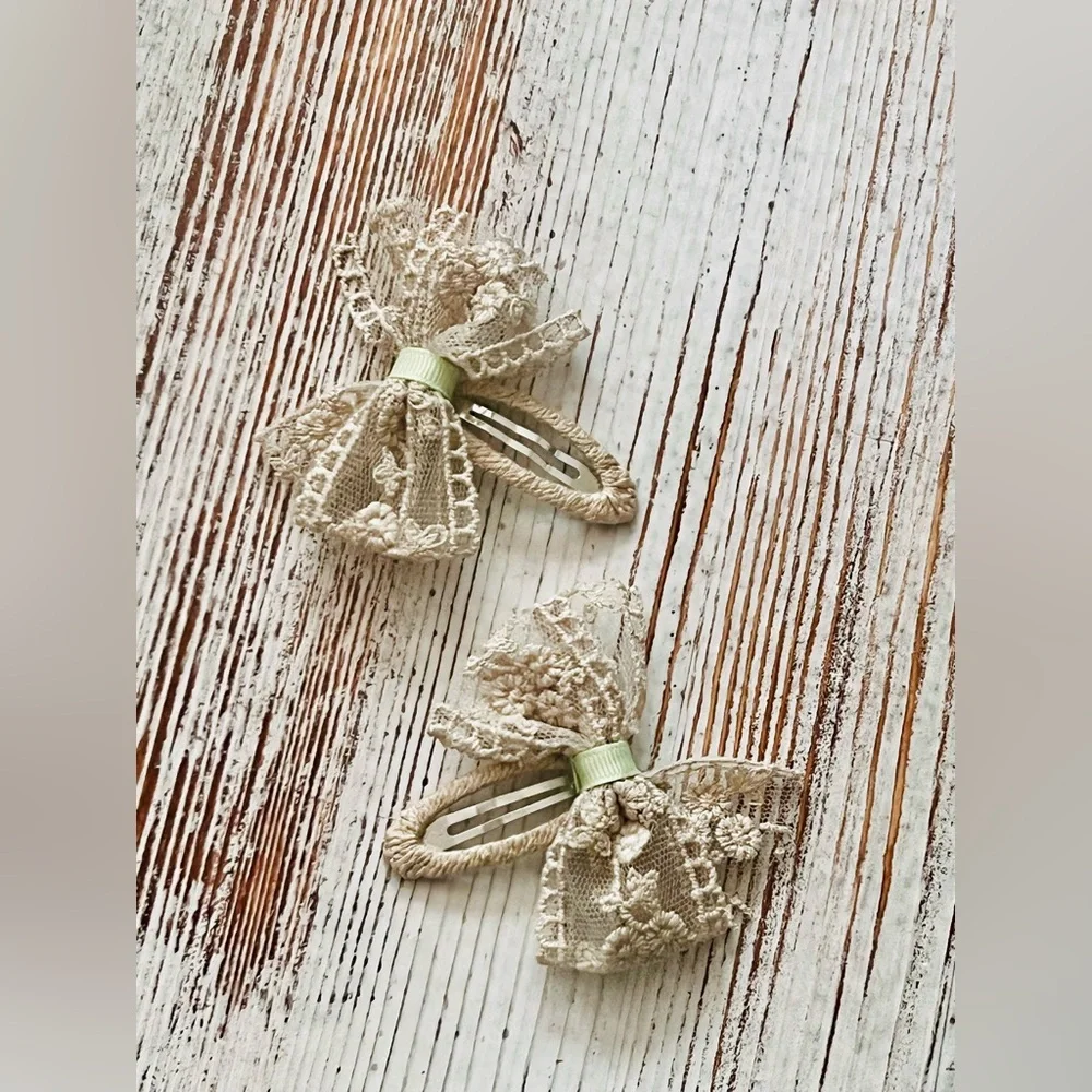 Vintage inspired lace embroidered Hair Bows Clips